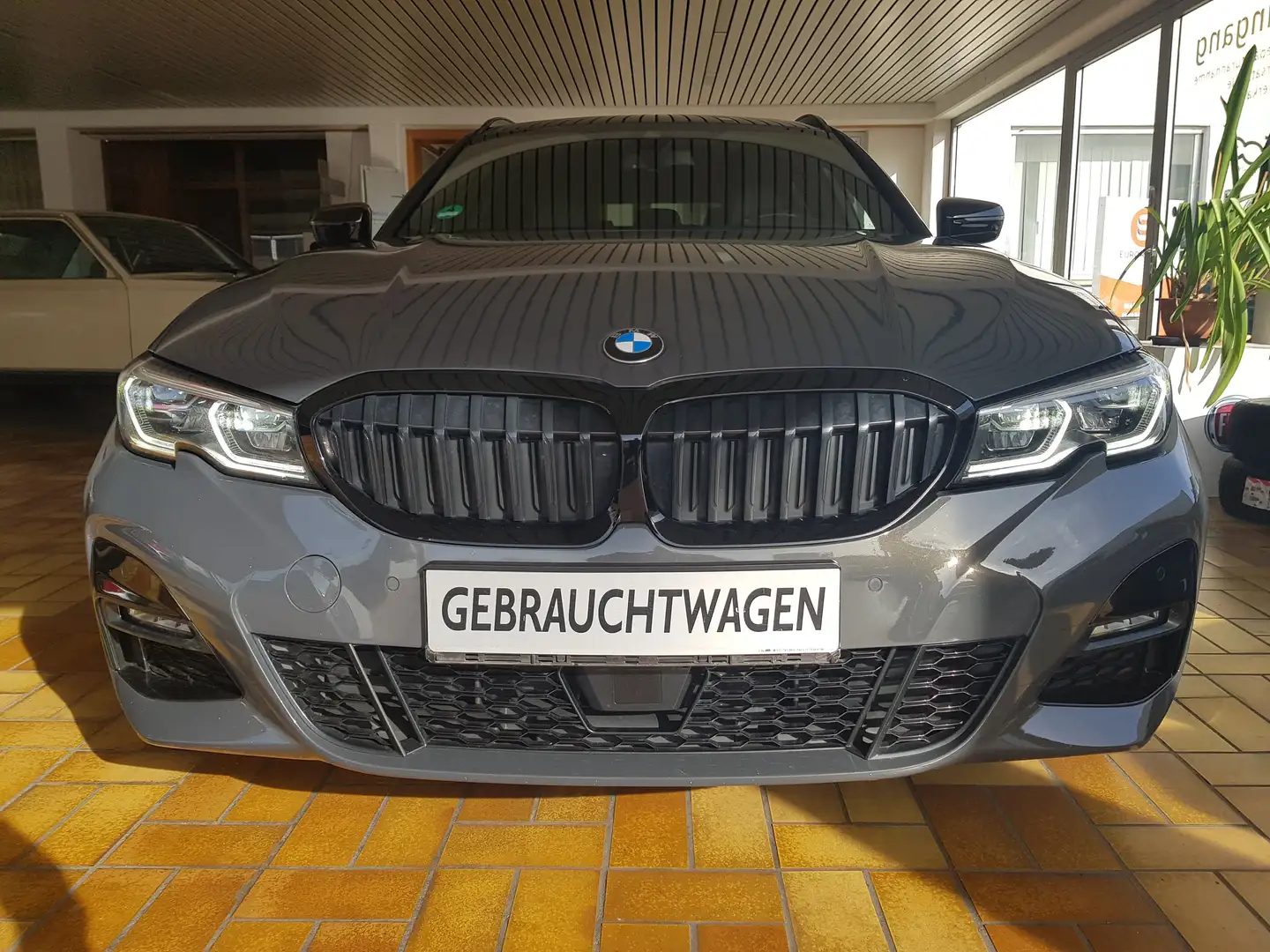 BMW 330 330 i M Sport Grau - 1