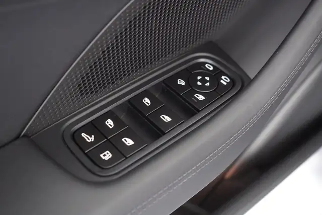 Porsche Panamera view 15