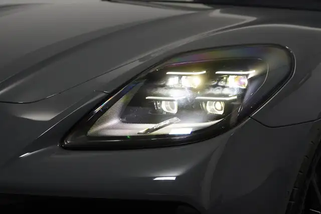 Porsche Panamera view 7