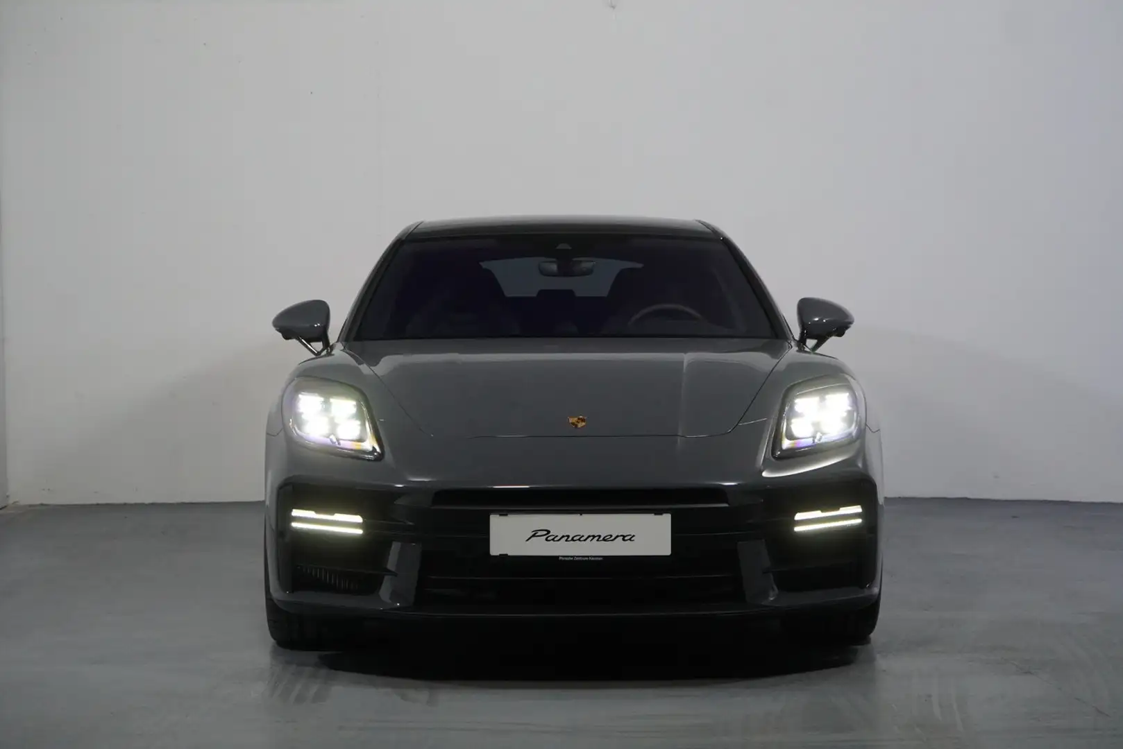 Porsche Panamera 4S E-Hybrid Grau - 2