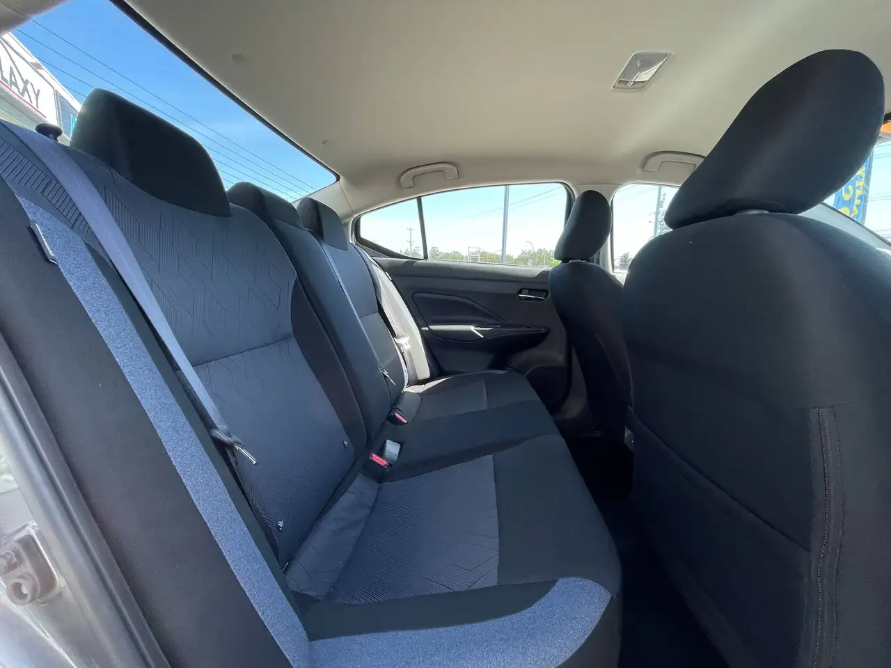 Nissan Versa снимка Nissan Versa