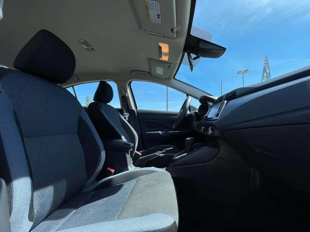 Nissan Versa снимка Nissan Versa
