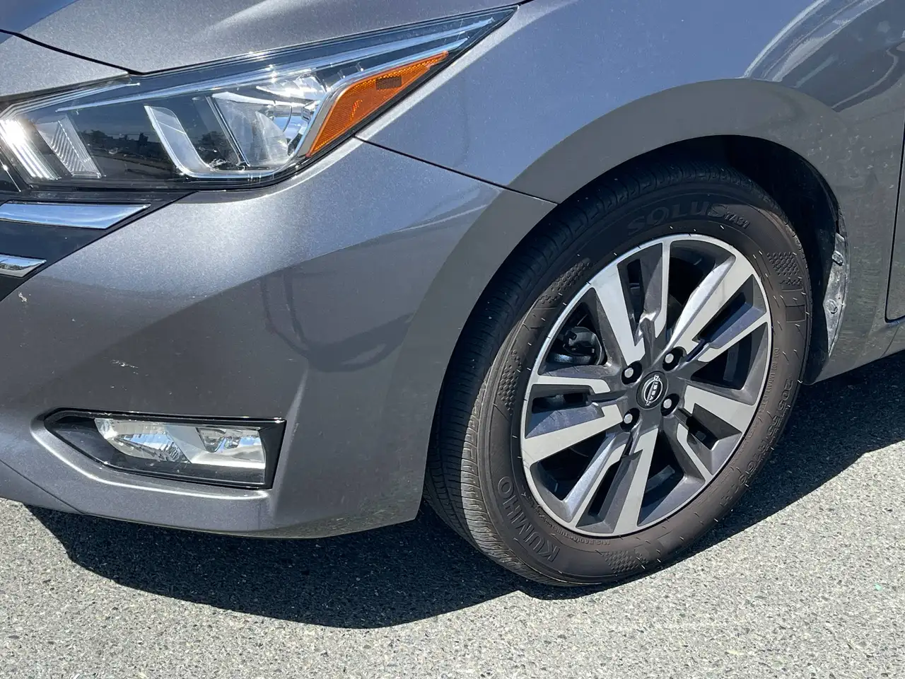 Nissan Versa снимка Nissan Versa