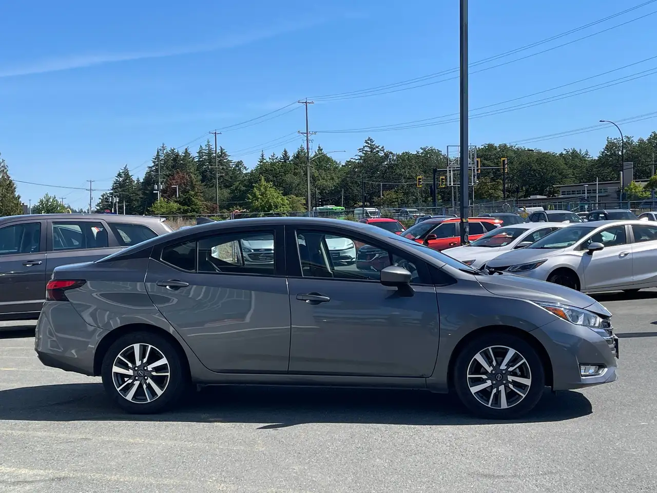 Nissan Versa снимка Nissan Versa