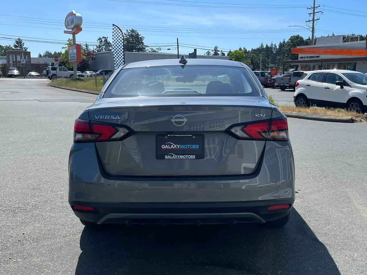 Nissan Versa снимка Nissan Versa