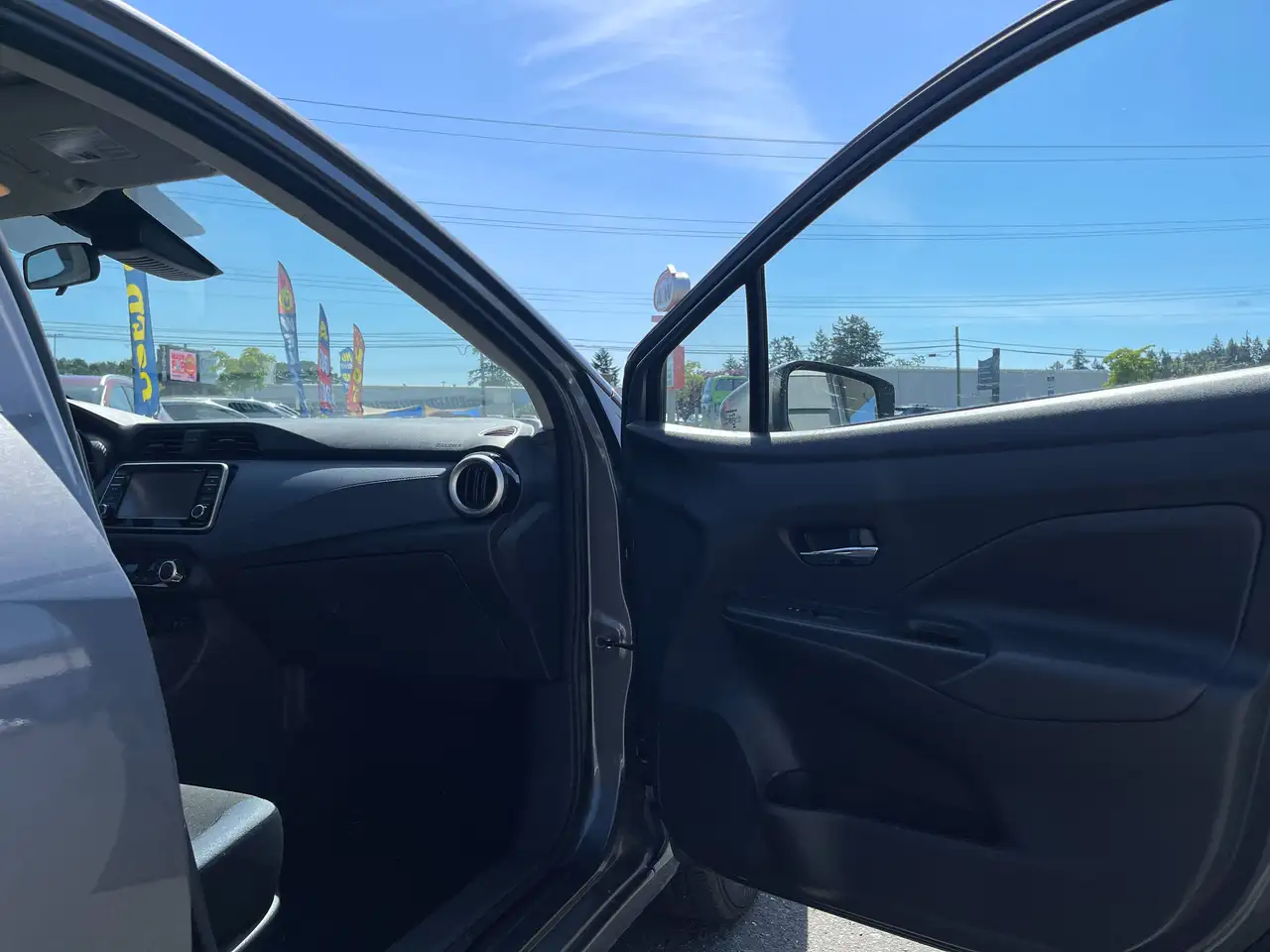 Nissan Versa снимка Nissan Versa
