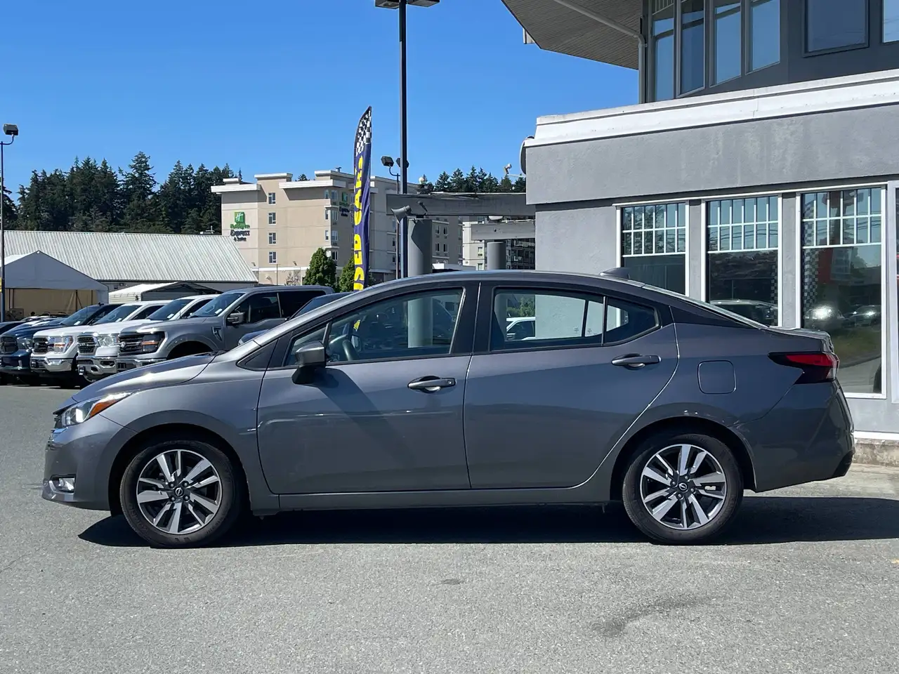 Nissan Versa снимка Nissan Versa