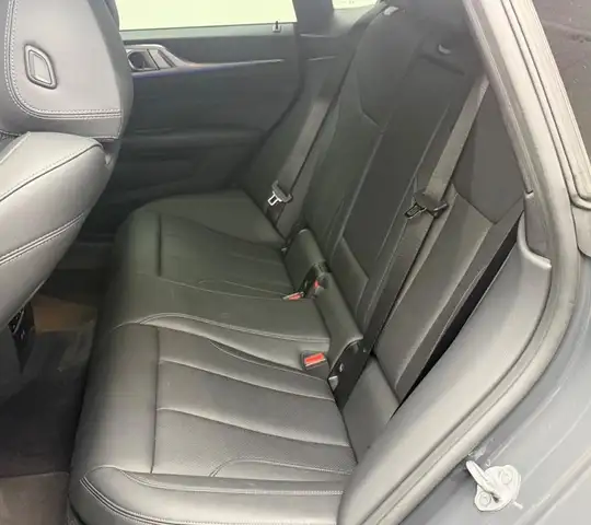 BMW 4 Series view 10
