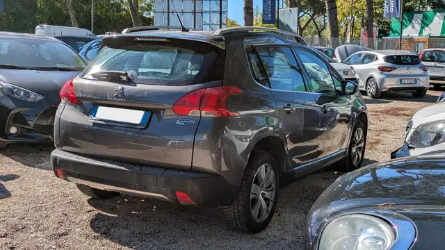Peugeot 2008 view 5
