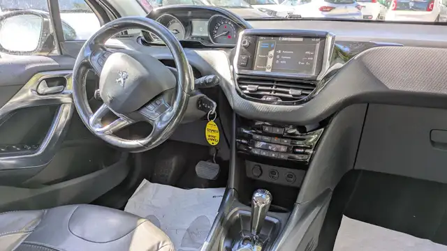Peugeot 2008 view 8