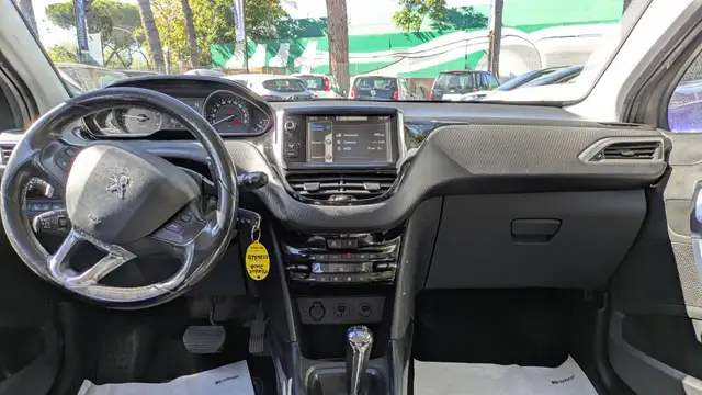 Peugeot 2008 view 10