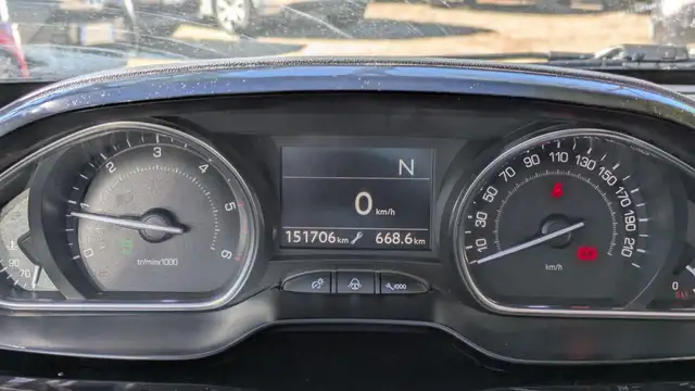 Peugeot 2008 view 7