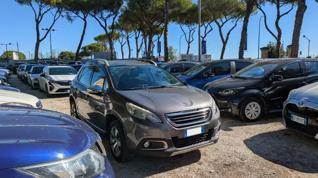 Peugeot 2008 view 2