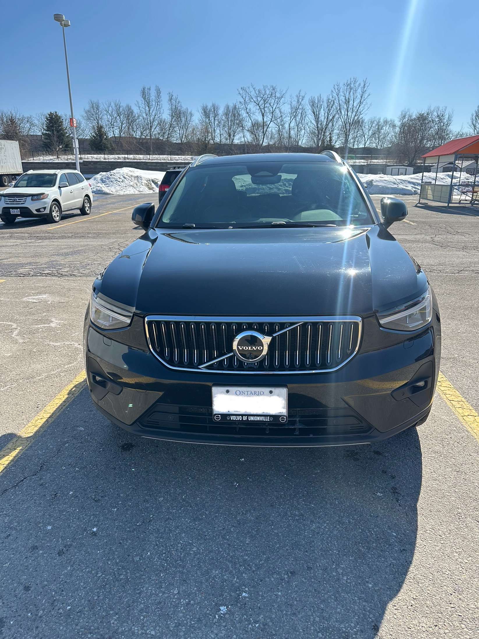 2023 Volvo XC40 B5 AWD Ultimate Bright Theme alt 3