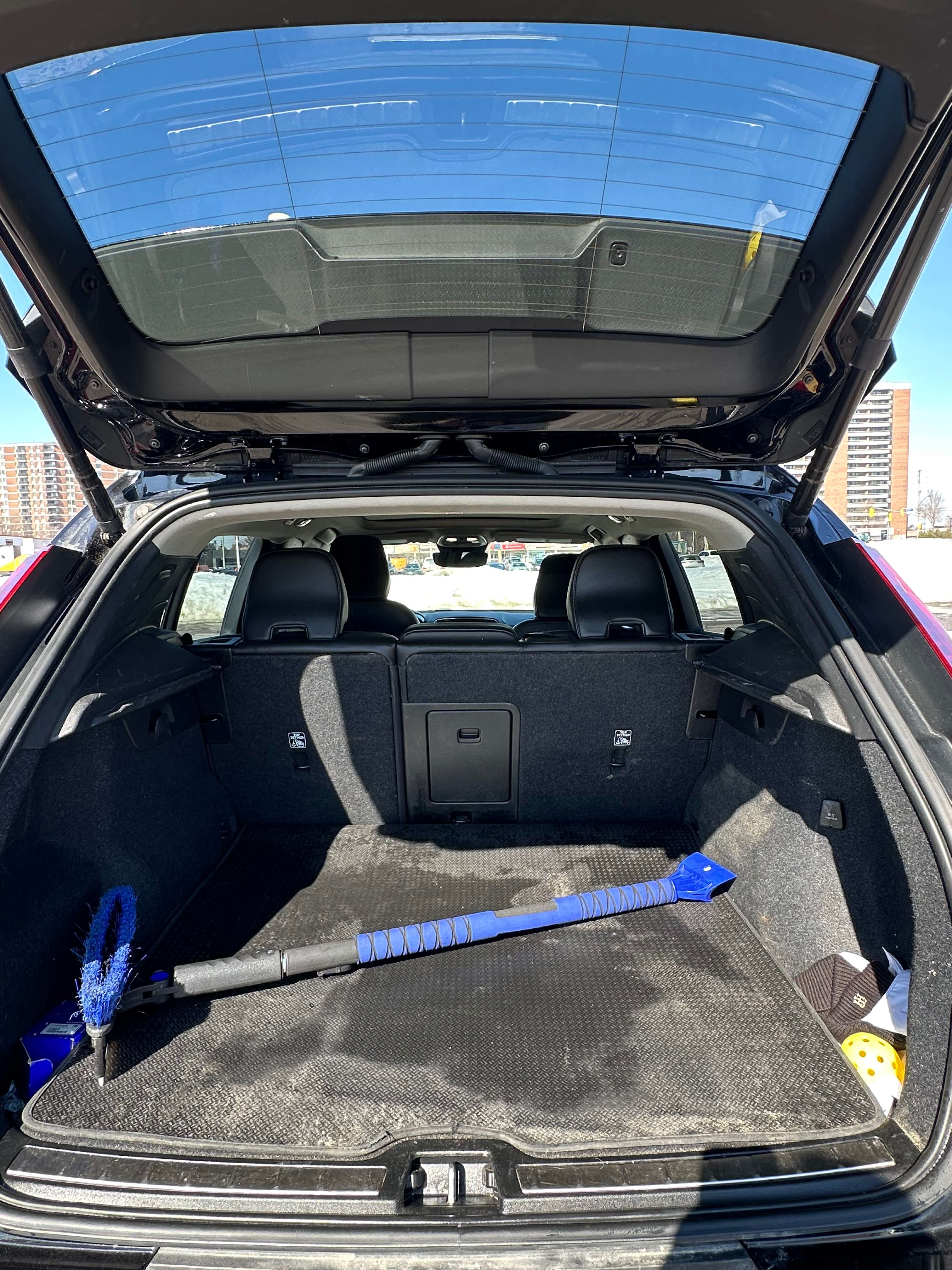 2023 Volvo XC40 B5 AWD Ultimate Bright Theme thumb 10