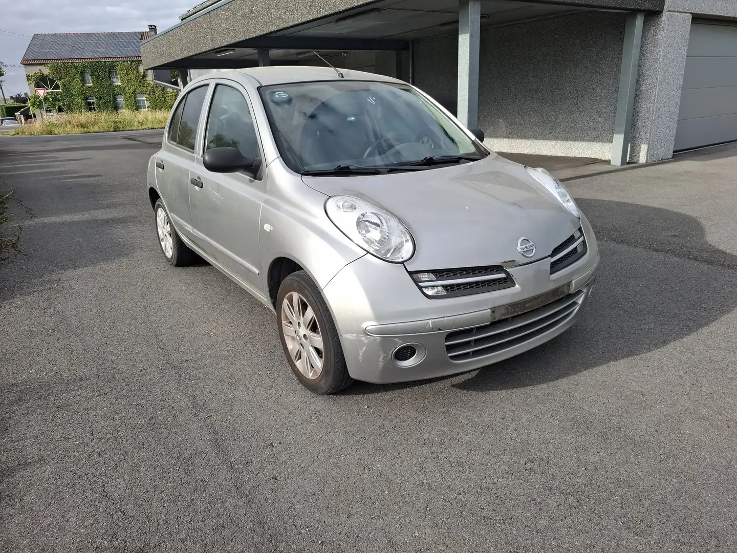 Nissan Micra 1.2i 16v Visia Plus Grijs - 1