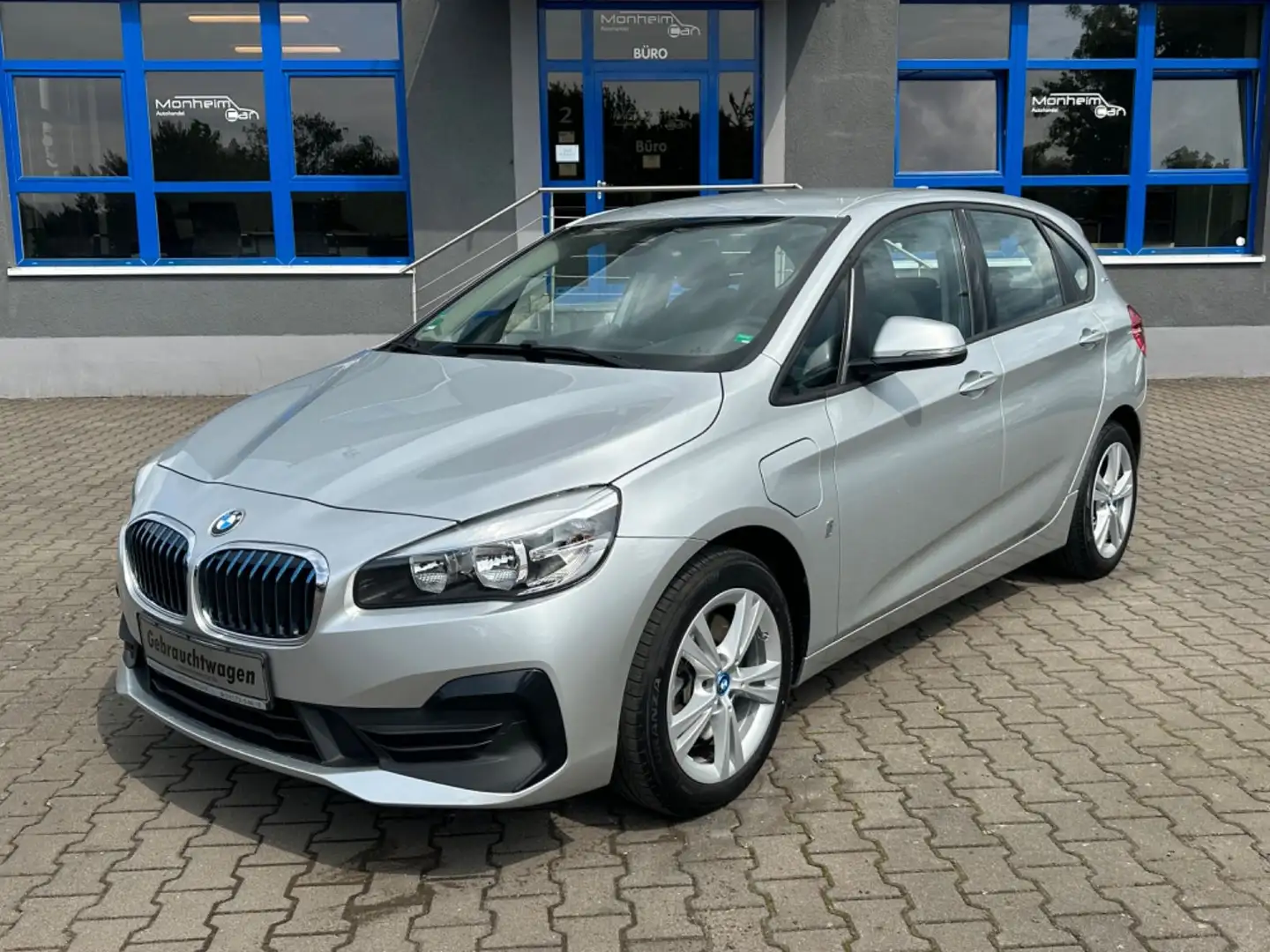 BMW 225 Baureihe 2 Active Tourer 225 xe Advantage Srebrny - 1