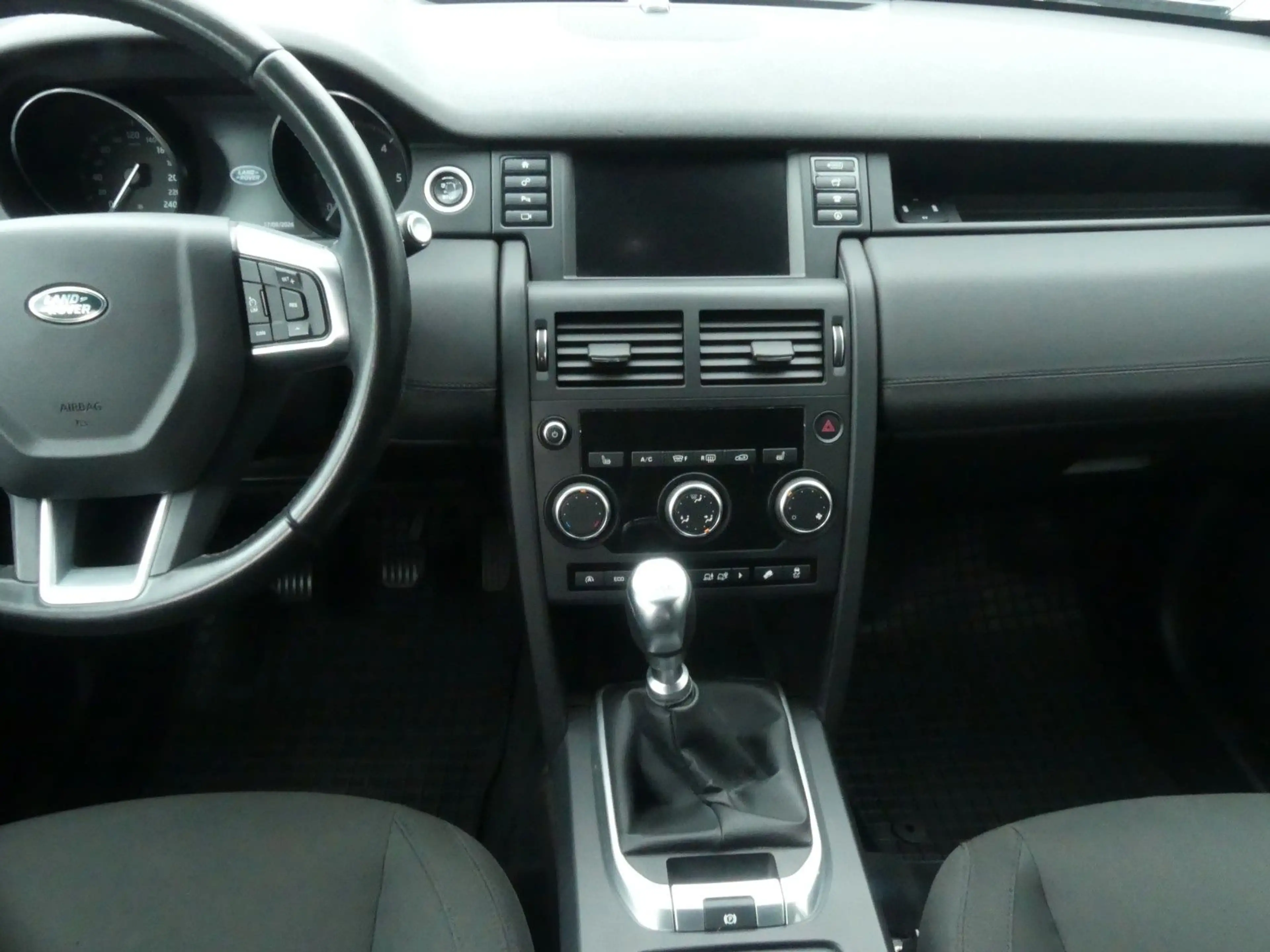 Land Rover Discovery Sport Pure — photo 12