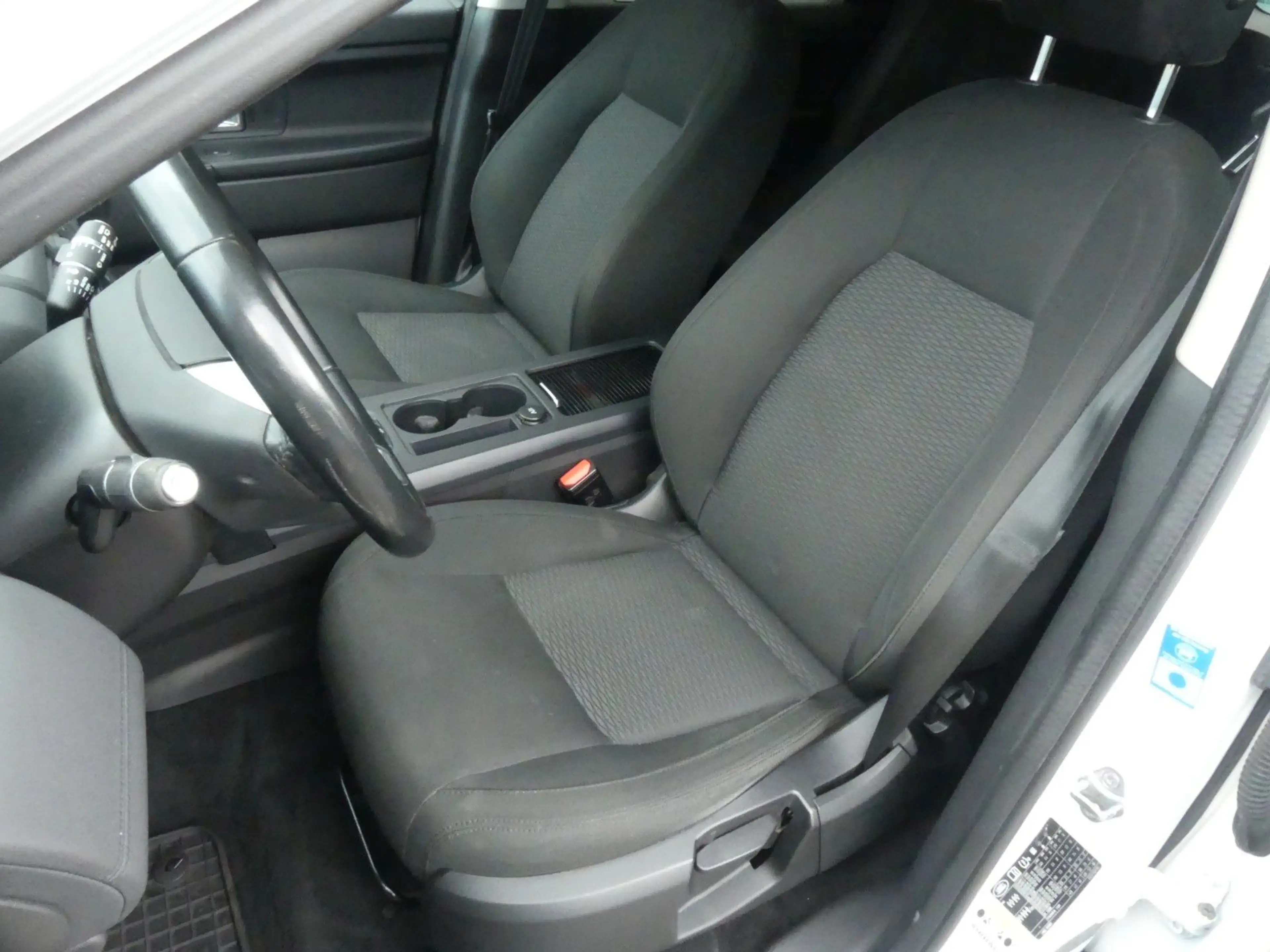 Land Rover Discovery Sport Pure — photo 9