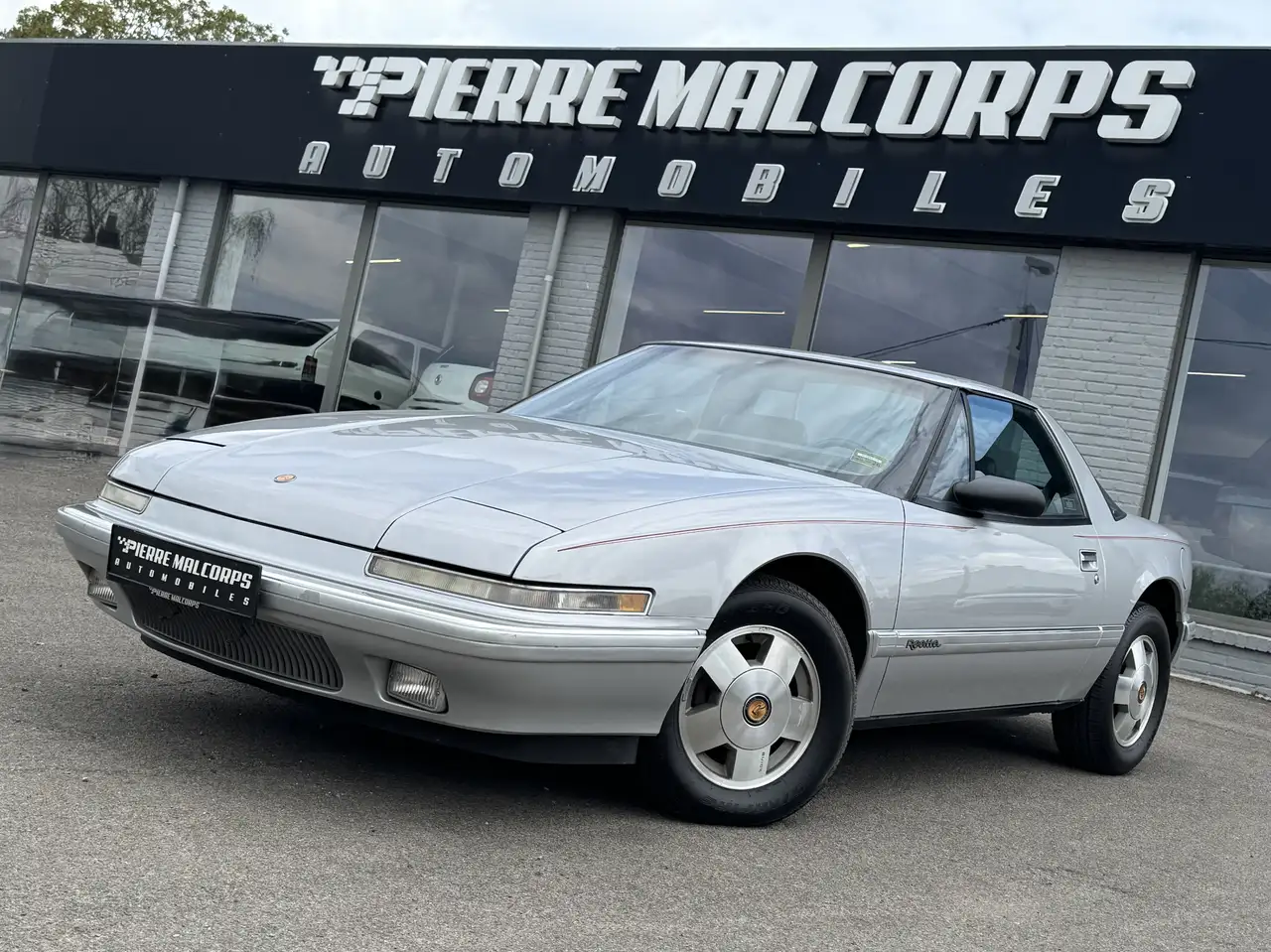 Buick REATTA 3.8 V6 COUPE / 1 OWNER, foto 2