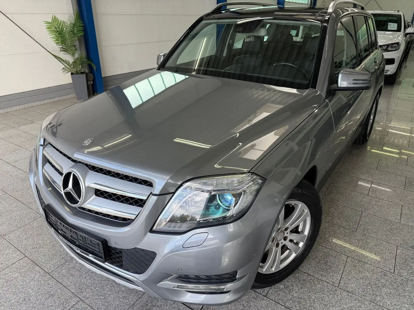 Mercedes-Benz GLK 220 CDI*4Matic*SPORT*AUTO*BI-XN*PANO*NAV*LED Silber - 1