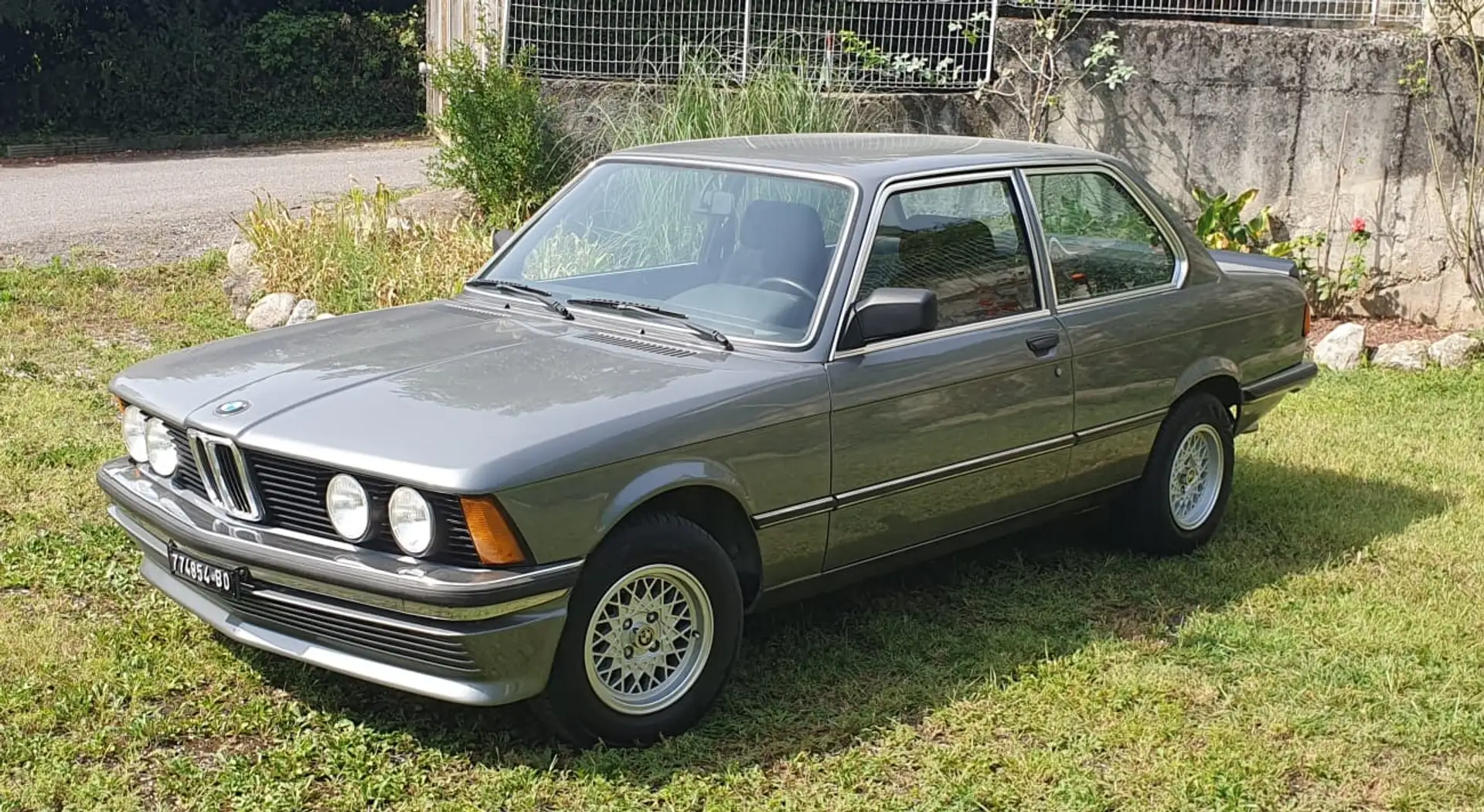 BMW 320 320 2p Сірий - 2