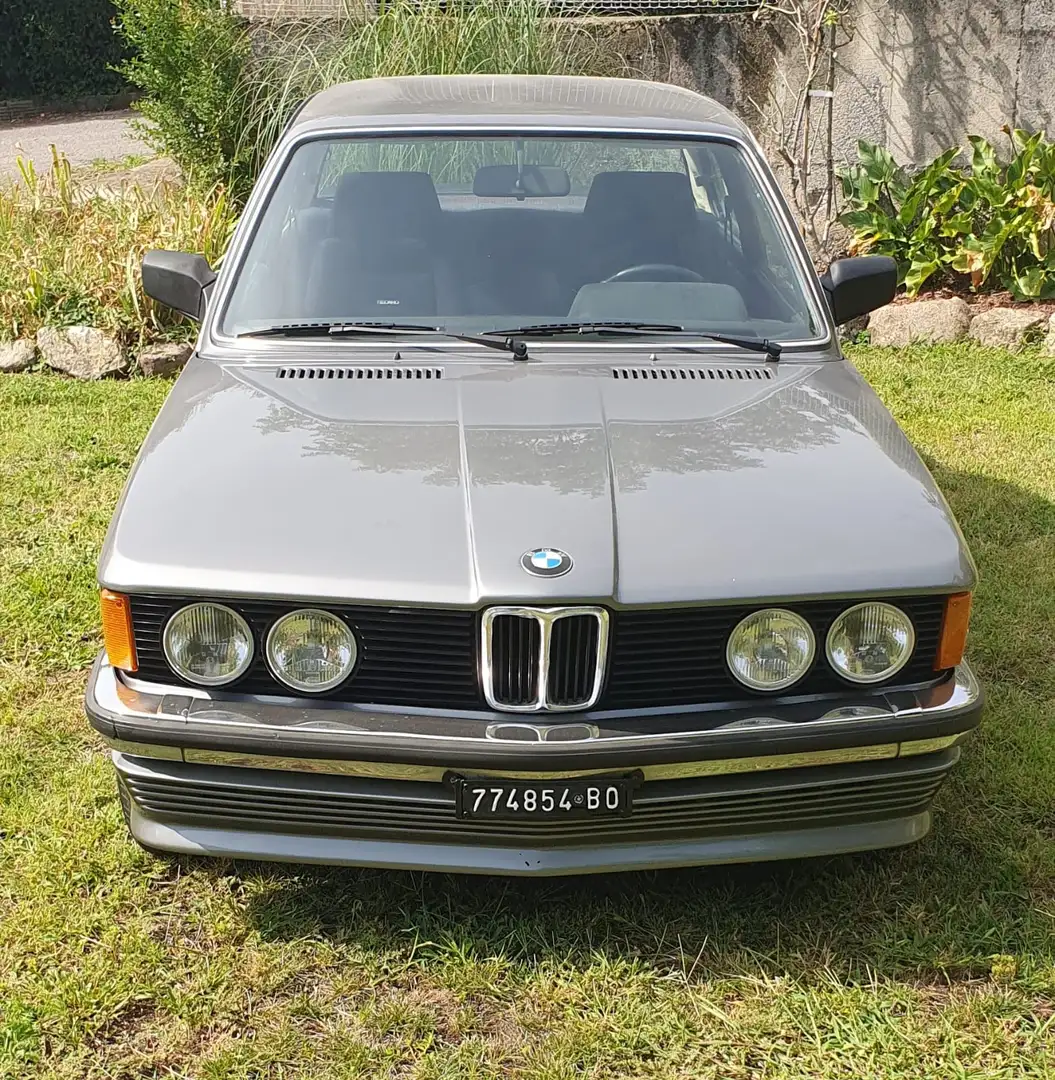 BMW 320 320 2p Сірий - 1