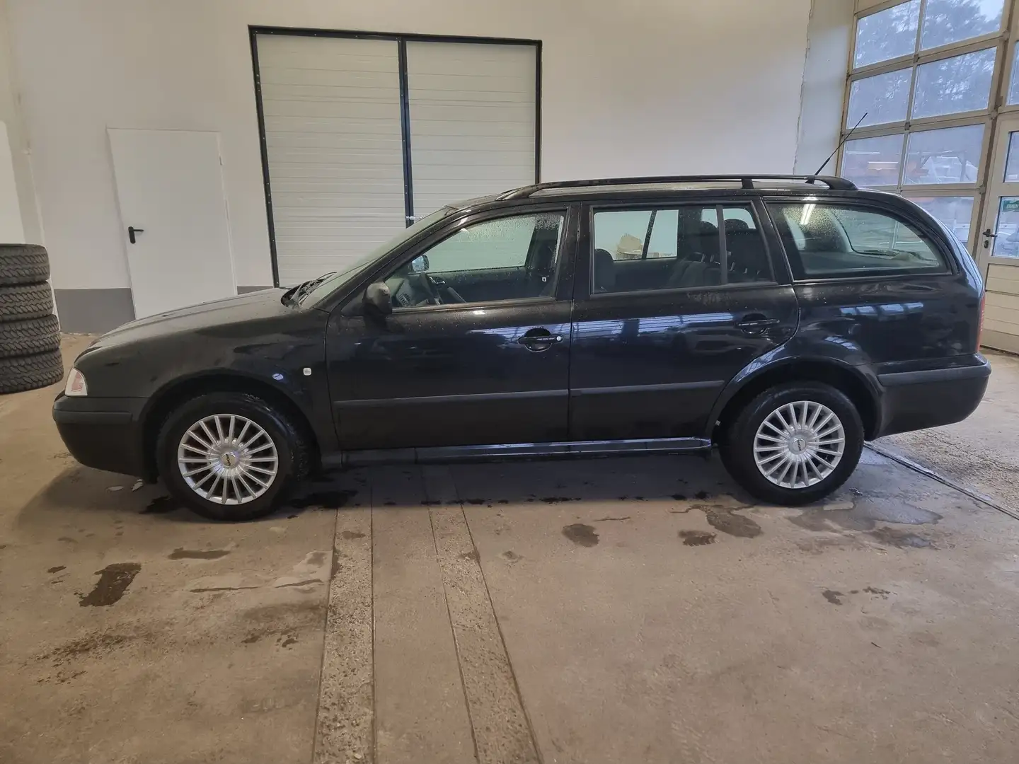 Skoda Octavia Tour Nero - 2