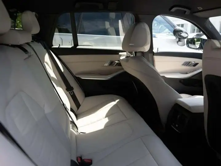 BMW Serie 3 2023, foto 10