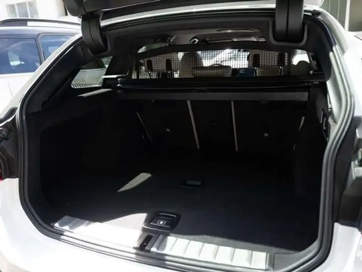 BMW Serie 3 2023, foto 6