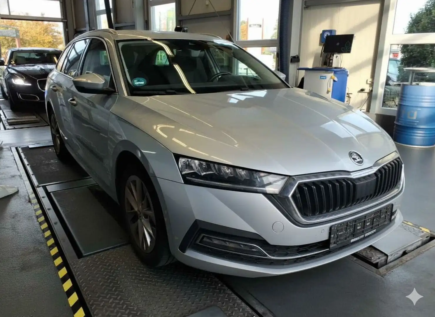 Skoda Octavia Combi First Edition 1.Hd LED AHK Zilver - 2