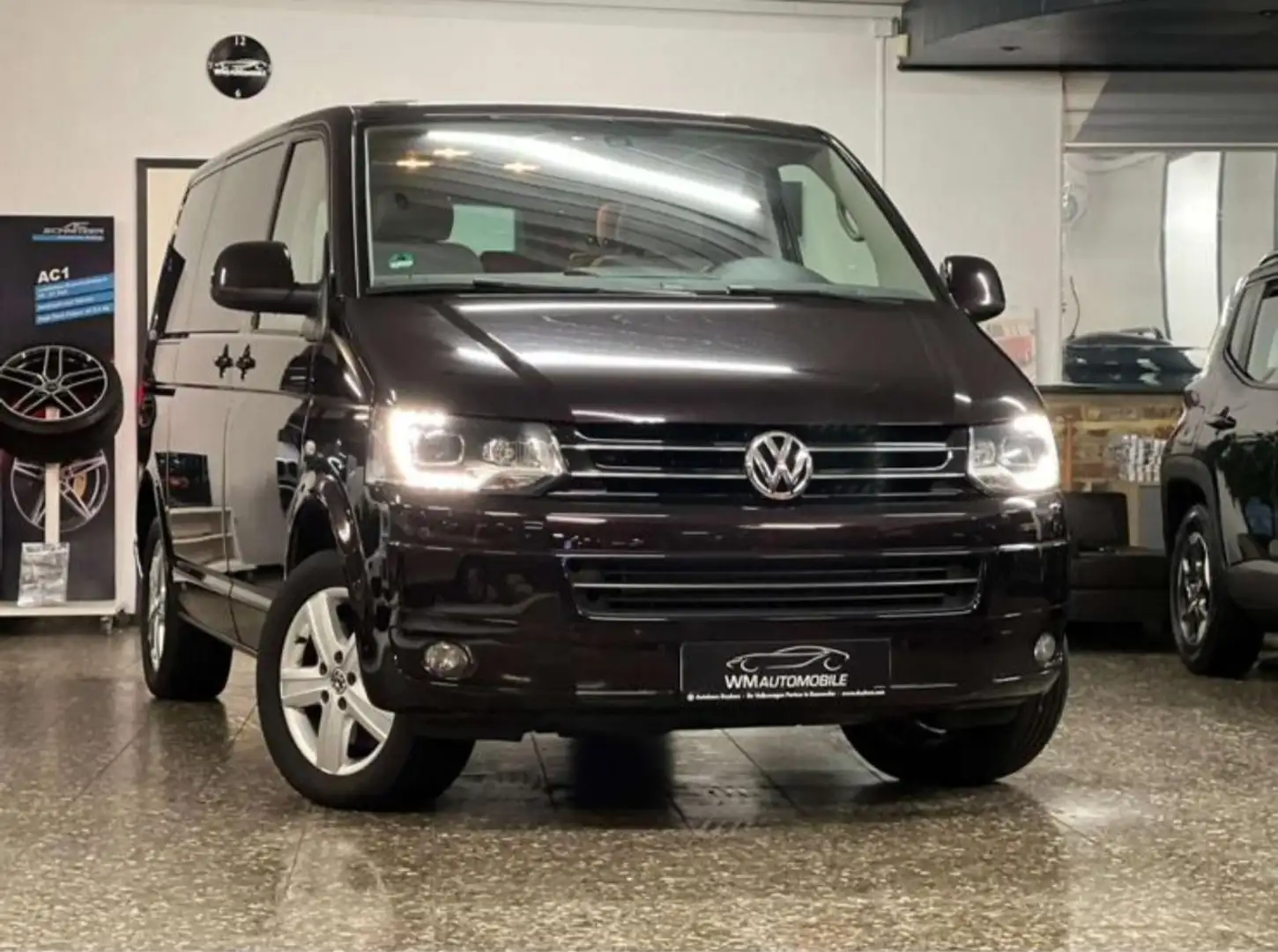 Volkswagen T5 Multivan Caravelle Comfortline lang Schwarz - 1