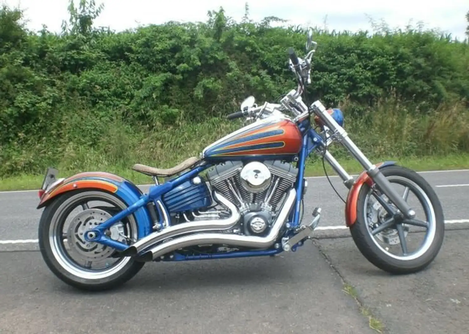 Harley-Davidson Rocker C Blau - 1
