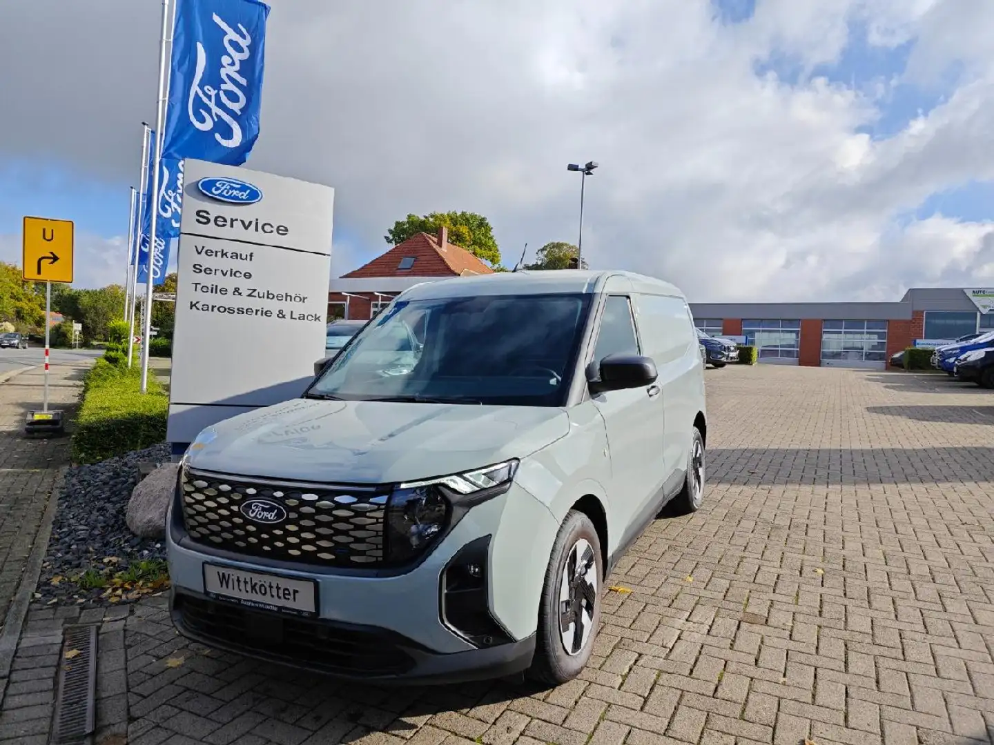 Ford Transit Courier BEV Trend, Winter-P.3, Hartholzbod Grau - 1