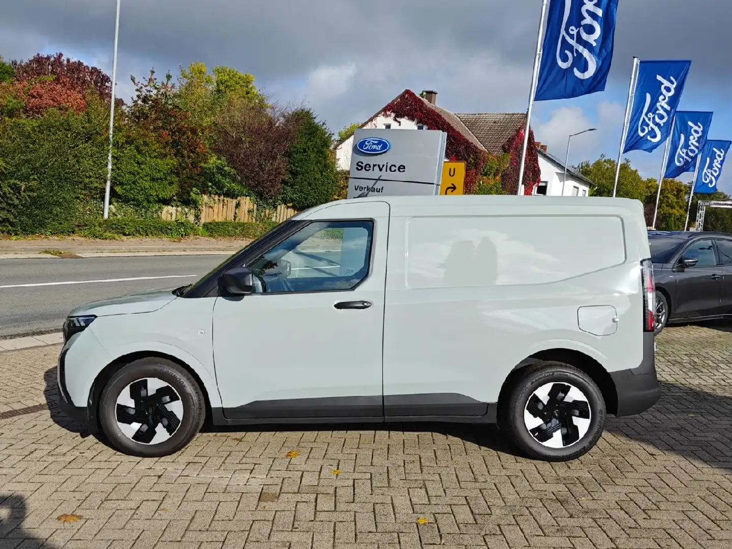 Ford Transit Courier BEV Trend, Winter-P.3, Hartholzbod Grau - 2