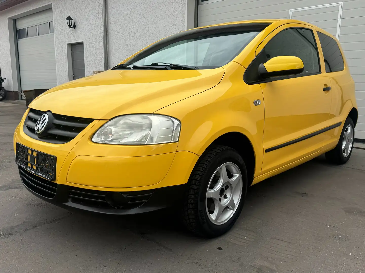 Volkswagen Fox 1.2 Fresh 2.Hand-Klima-Tüv Inspektion neu !!!! Yellow - 1