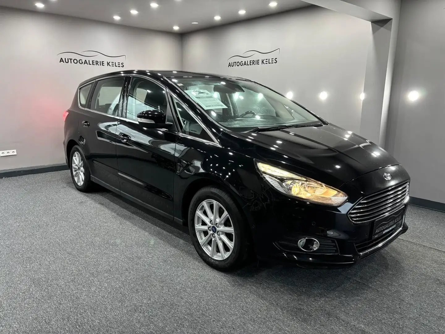 Ford S-Max Titanium Autom.NAVI*AHK*SPUR*KESSY Negro - 1