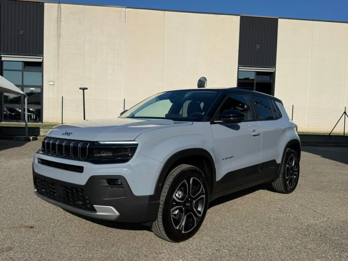 Jeep Avenger 1.2 Turbo MHEV Summit ACC - NAVI - TETTO - 18 Gris - 1