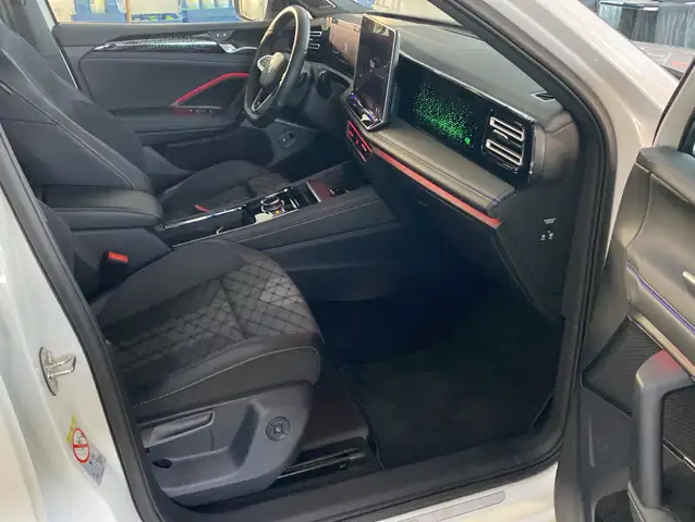 Volkswagen Tiguan view 15