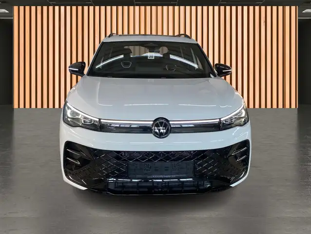 Volkswagen Tiguan view 17