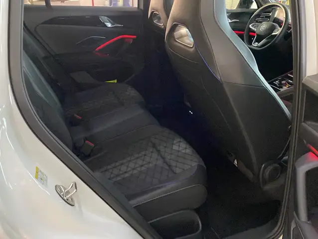 Volkswagen Tiguan view 14