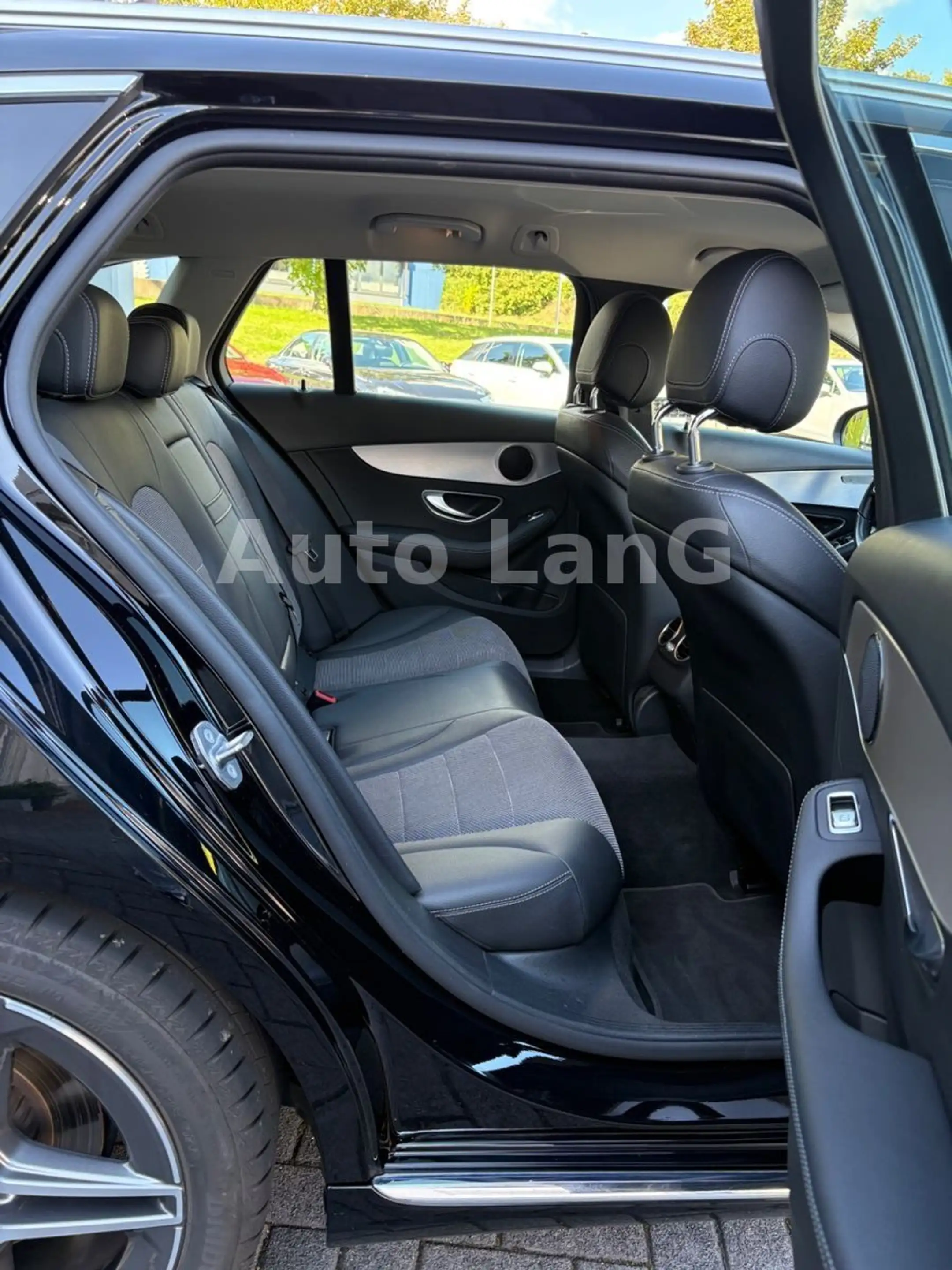 Mercedes-Benz C 180 T-Modell AHK NAVI KAMERA — photo 8