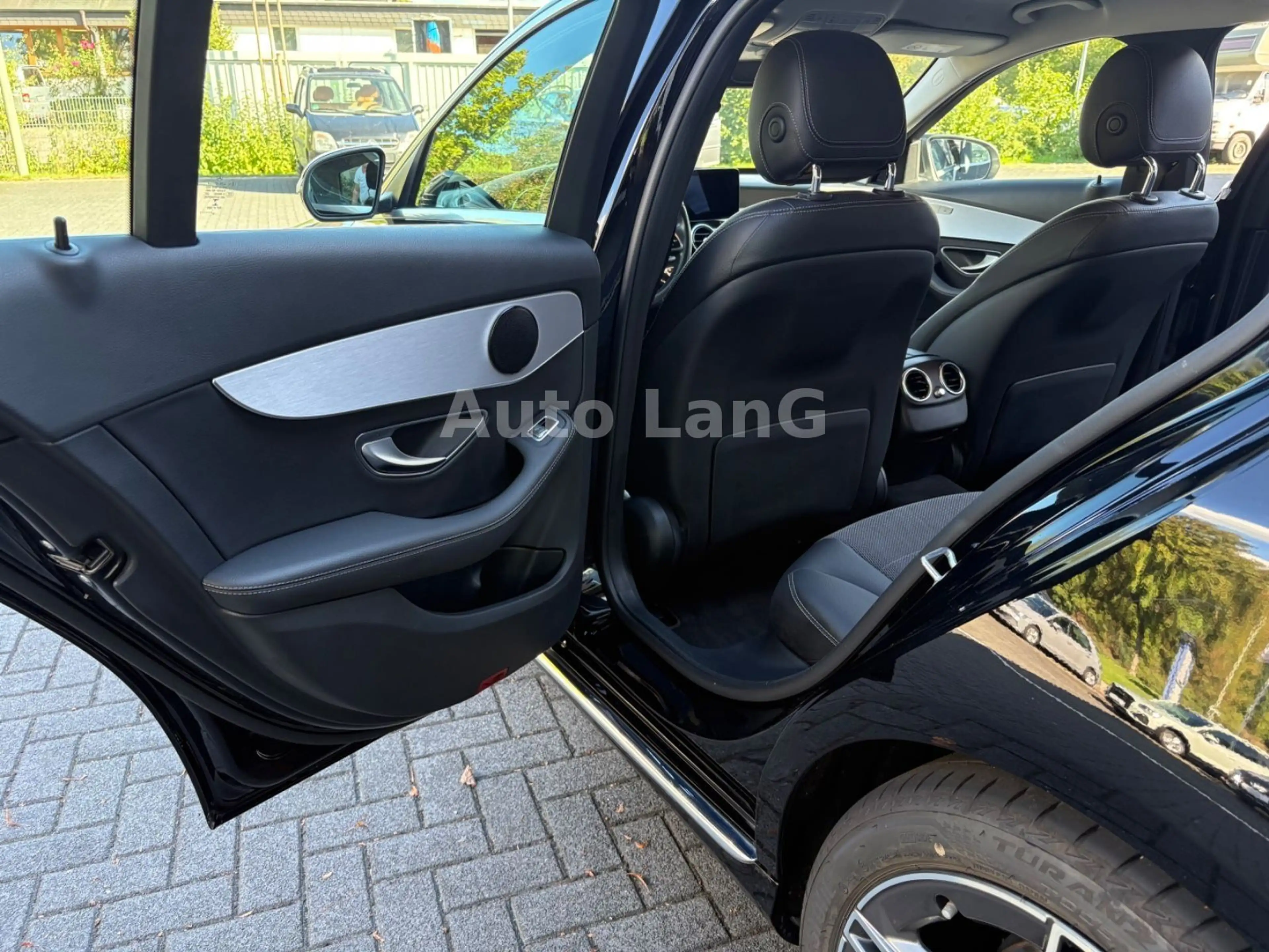 Mercedes-Benz C 180 T-Modell AHK NAVI KAMERA — photo 11