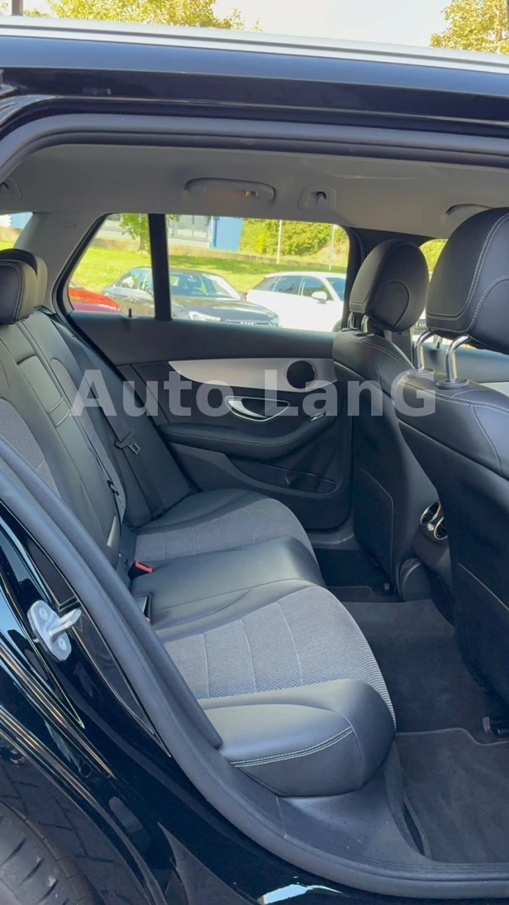Mercedes-Benz C 180 T-Modell AHK NAVI KAMERA — photo 10