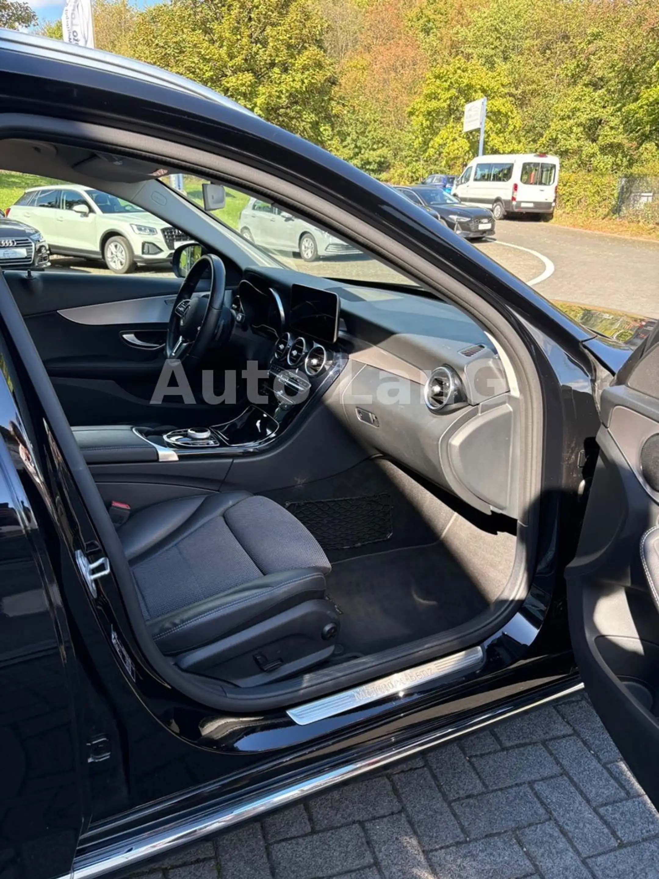 Mercedes-Benz C 180 T-Modell AHK NAVI KAMERA — photo 13