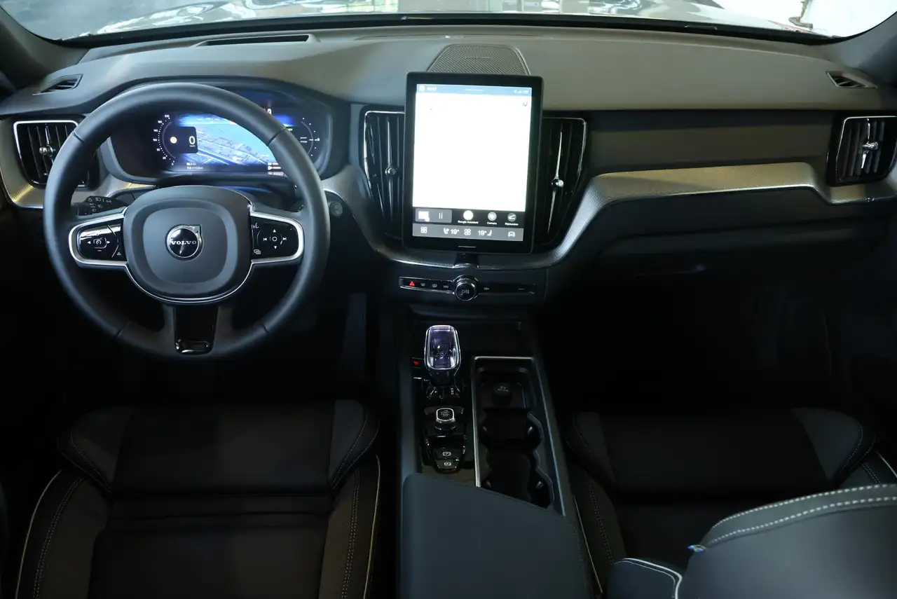 Volvo XC60 2026 — фото 11