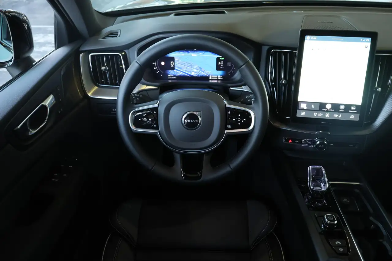 Volvo XC60 2026 — фото 12