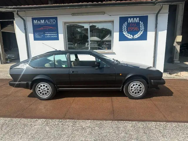 Alfa Romeo GTV 2.0