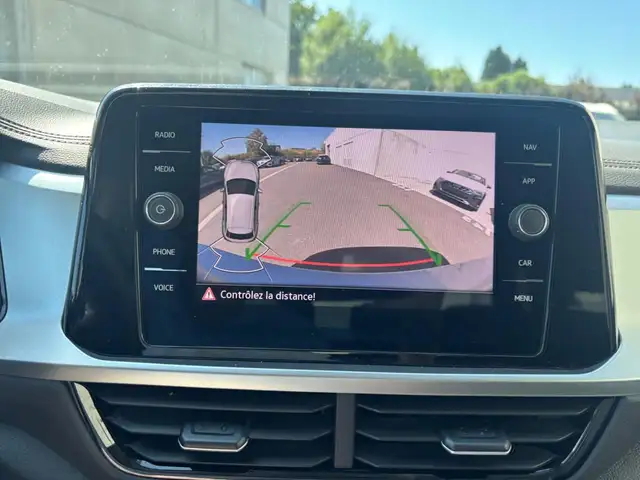 Volkswagen T-Roc view 9