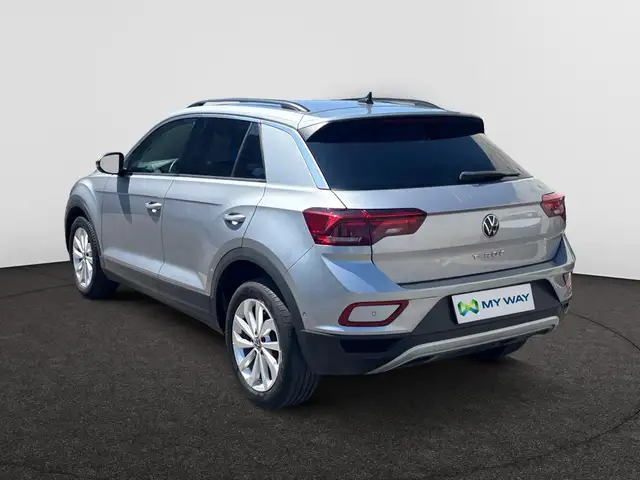 Volkswagen T-Roc view 2
